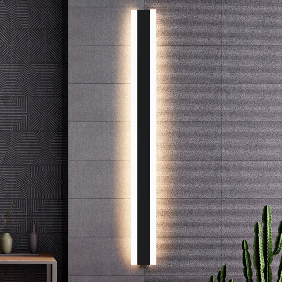 Liora Exterior Garden Light